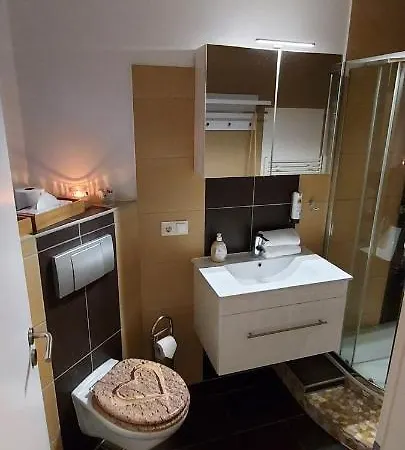 Haus Am Wald 브라운라제